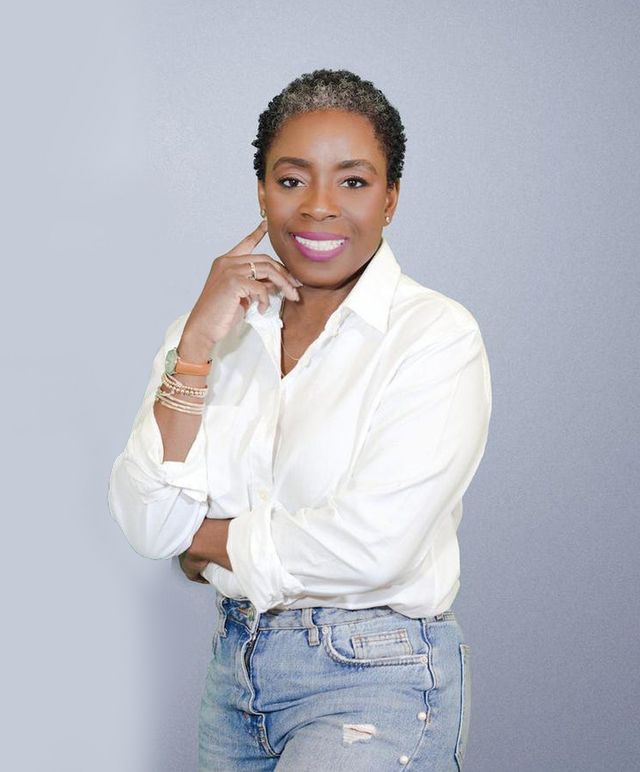 Episode 174: Starting A Luxury Postpartum Care Gift Box Business with Nana Eyeson-Akiwowo